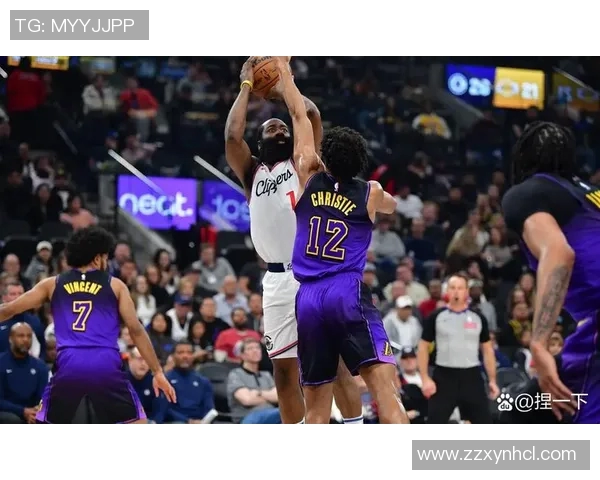 2017年湖人与76人激战回顾：年轻球队的成长与未来展望