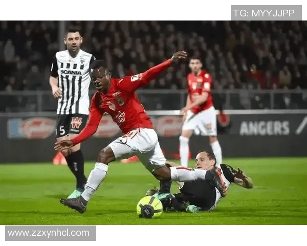 法国杯激战昂热与巴黎争锋谁能在这场对决中笑到最后 法国杯激战昂热与巴黎争锋谁能在这场对决中笑到最后