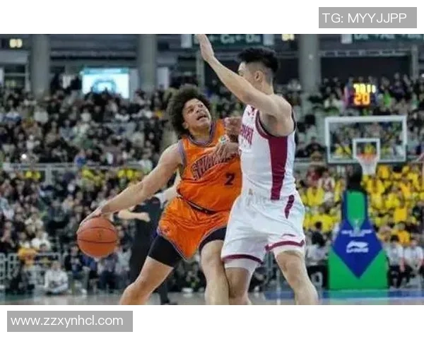 2016年CBA精彩对决上海队迎战青岛队展现篮球魅力与激情碰撞 2016年CBA精彩对决上海队迎战青岛队展现篮球魅力与激情碰撞