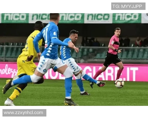 瓦尔维克主场迎战埃因霍温双方争夺关键三分的激烈对决 瓦尔维克主场迎战埃因霍温双方争夺关键三分的激烈对决